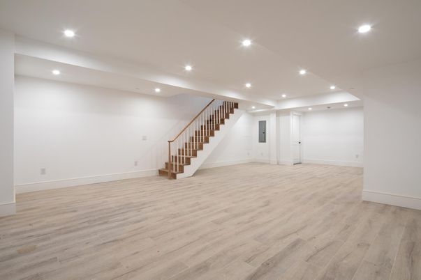 Empty room, Interior, Recessed Lighting, Wood Texture Flooring