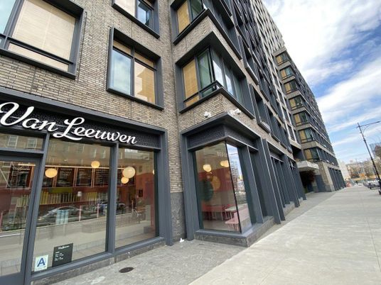 Exterior, Facade, Brick Facade, Rowhouse