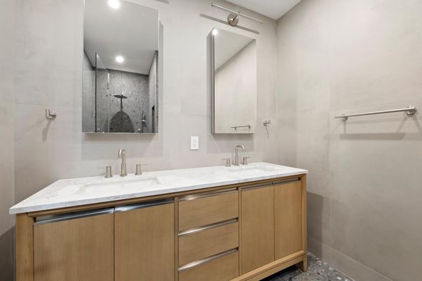 Bathroom, Dual Sink Vanities, Interior, Recessed Lighting