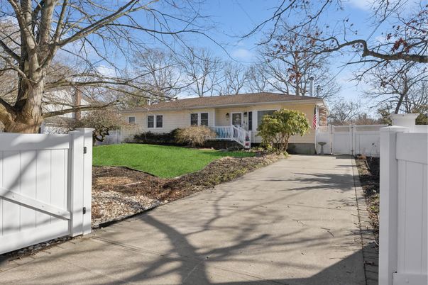 Backyard, Exterior, Facade, Ranch