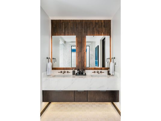 Bathroom, Dual Sink Vanities, Interior
