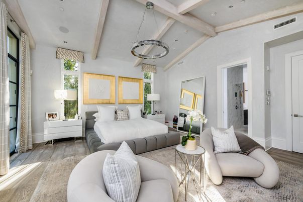 Bedroom, Interior, Living room, Pendant Lights, Recessed Lighting, Wood Texture Flooring