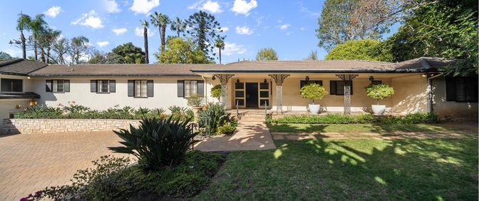 Backyard, Exterior, Facade, Ranch