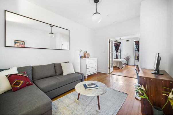Bedroom, Interior, Living room, Pendant Lights, Wood Texture Flooring