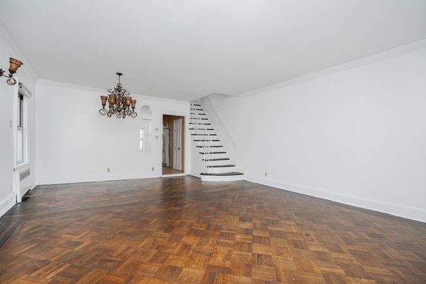 Chandelier, Empty room, Interior, Wood Texture Flooring