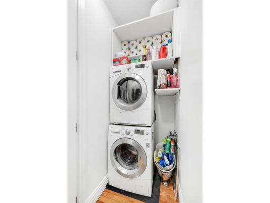 Interior, Utility Closets, Washer, Wood Texture Flooring