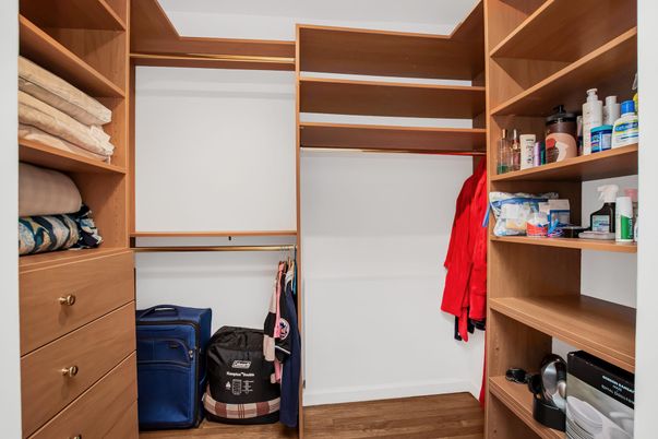 Interior, Walk-in Closets, Wood Texture Flooring