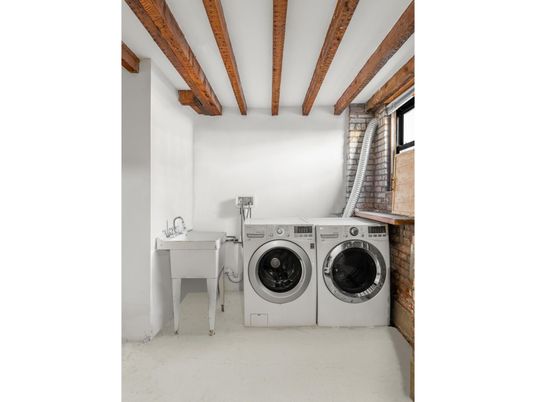 Interior, Washer, Wooden Beams