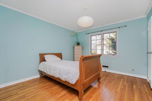 Bedroom, Interior, Pendant Lights, Wood Texture Flooring
