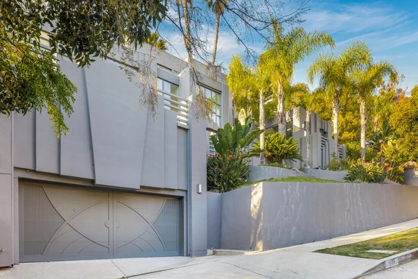 Attached, Exterior, Facade, Modern