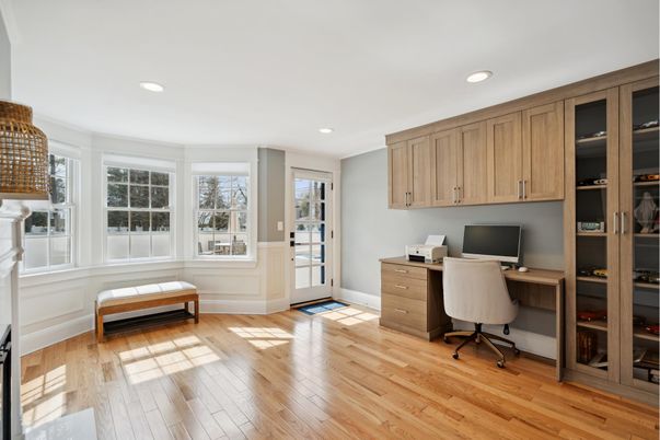 Home Office, Interior, Recessed Lighting, Wood Texture Flooring