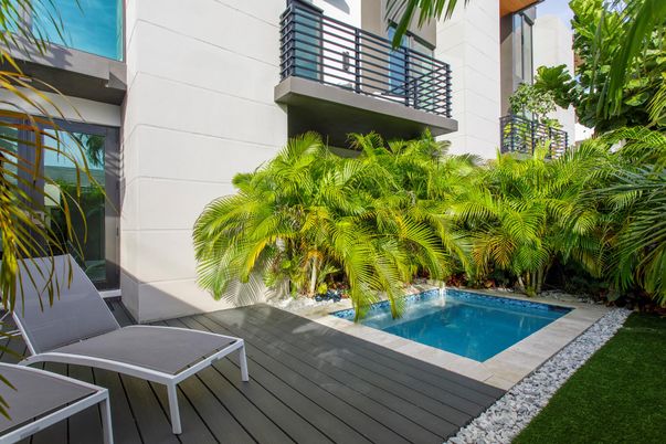 Exterior, Pool