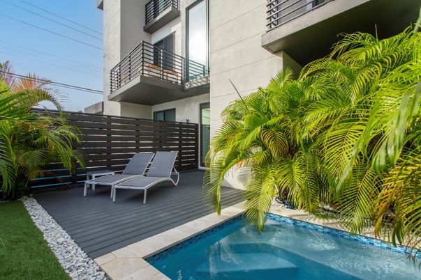 Exterior, Pool
