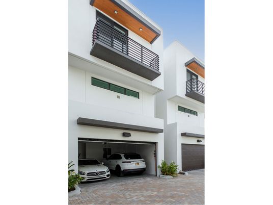 Attached, Exterior, Facade, Modern