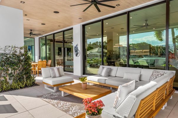 Exterior, Interior, Living room, Recessed Lighting, Wooden Ceilings