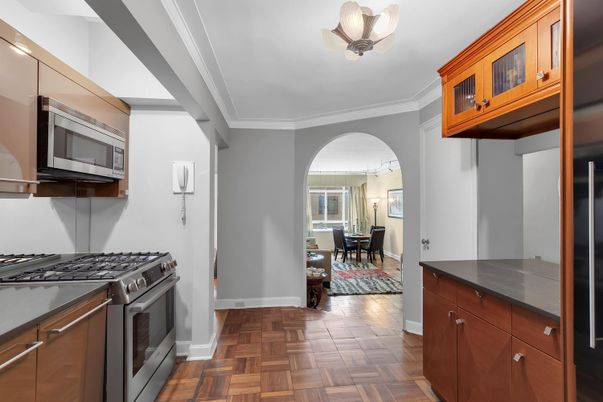 Dining room, Interior, Kitchen, Stainless Steel Appliances, Wood Texture Flooring