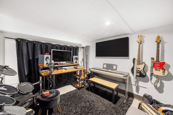 Interior, Piano, Recessed Lighting