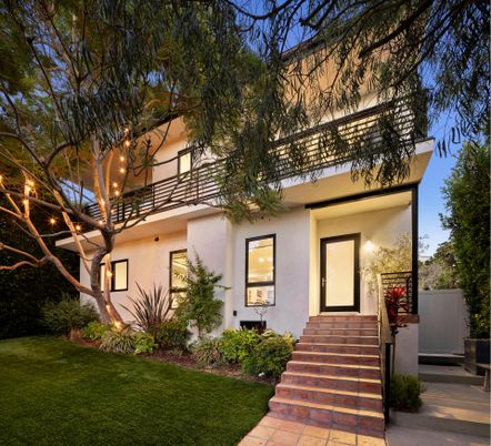 Backyard, Exterior, Facade, Modern