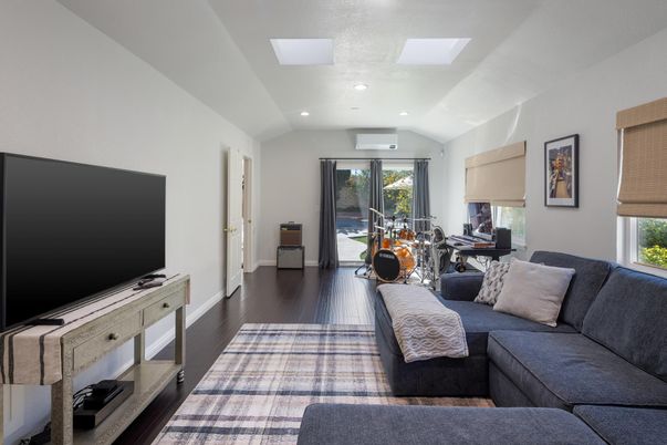Interior, Living room, Piano, Recessed Lighting, Wood Texture Flooring