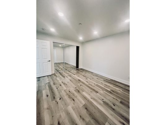 Empty room, Interior, Recessed Lighting, Wood Texture Flooring