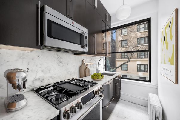 Interior, Kitchen, Pendant Lights, Stainless Steel Appliances