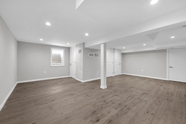 Empty room, Interior, Recessed Lighting, Wood Texture Flooring