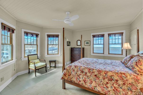 Bedroom, Interior, Water