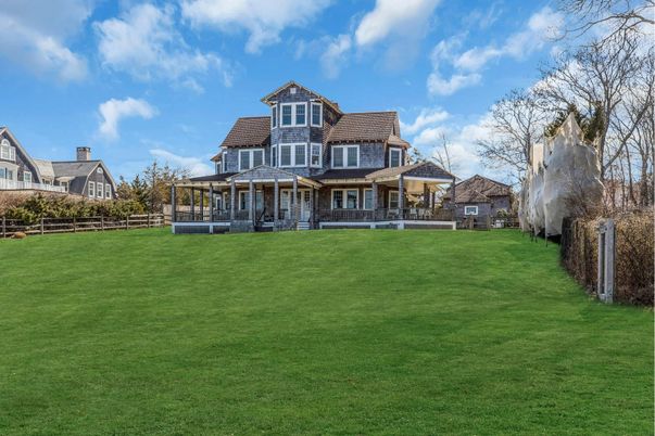 Backyard, Exterior, Facade, Queen Anne Victorian