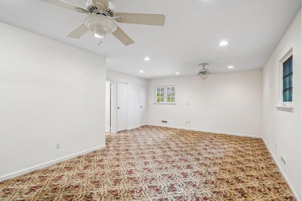 Empty room, Interior, Recessed Lighting