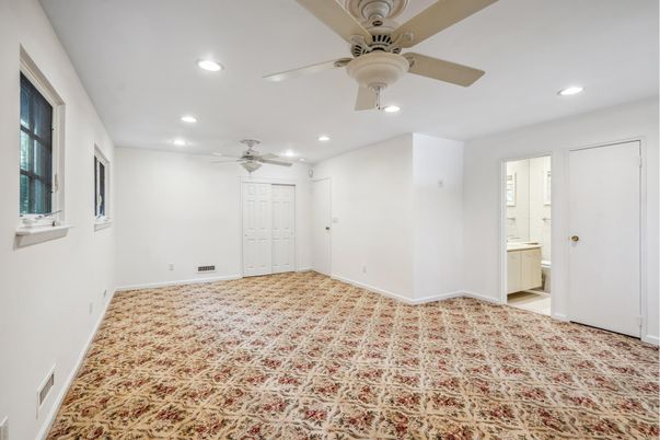 Bathroom, Empty room, Interior, Recessed Lighting