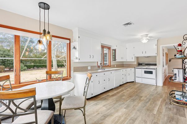 Dining room, Interior, Kitchen, Pendant Lights, Wood Texture Flooring