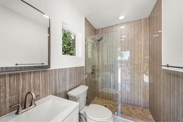Bathroom, Interior, Recessed Lighting
