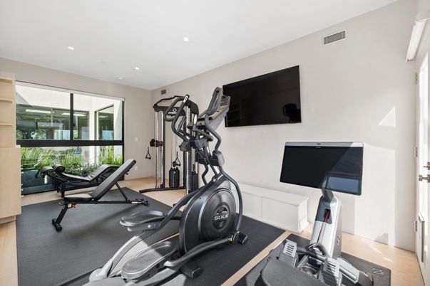 Fitness Equipment, Interior, Recessed Lighting, Wood Texture Flooring