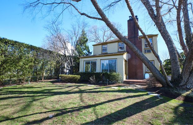 Backyard, Exterior, Facade, American Foursquare
