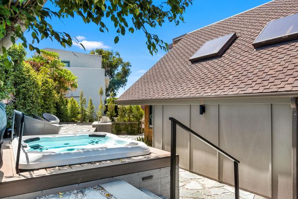 Exterior, Hot Tub