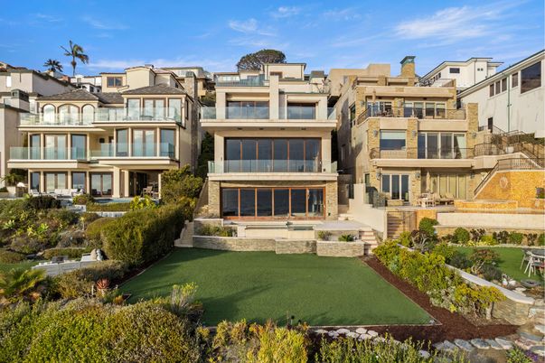 Backyard, Exterior, Facade, Modern