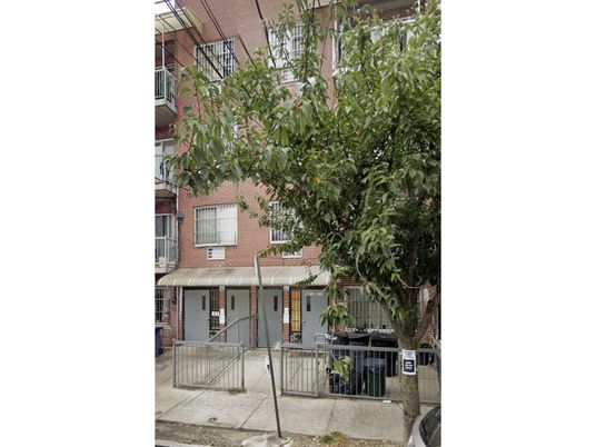 Exterior, Facade, Brick Facade, Rowhouse