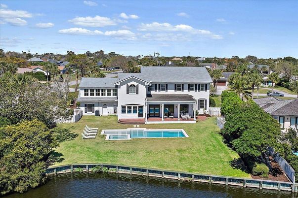 Exterior, Lake, Pool