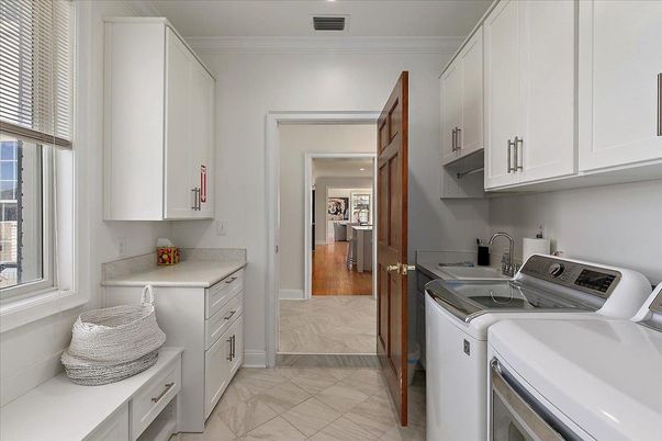 Interior, Marble, Recessed Lighting, Washer, Wood Texture Flooring