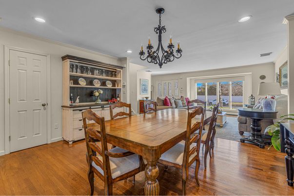 Chandelier, Dining room, Interior, Living room, Recessed Lighting, Wood Texture Flooring