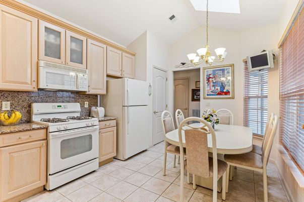 Chandelier, Dining room, Interior, Kitchen