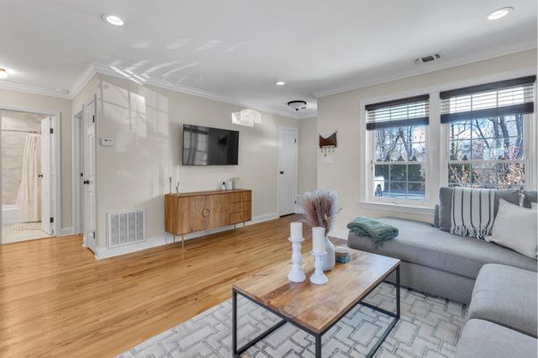 Interior, Living room, Recessed Lighting, Wood Texture Flooring