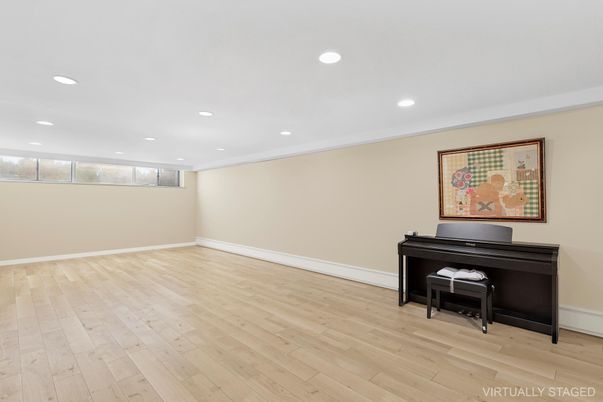 Interior, Piano, Recessed Lighting, Wood Texture Flooring