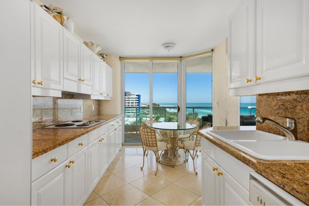 Dining room, Interior, Kitchen, Water