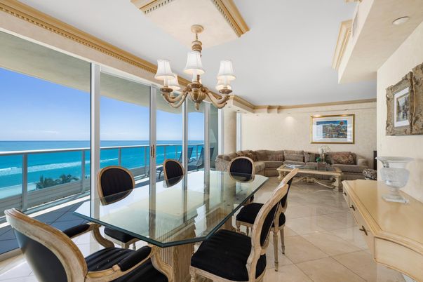 Chandelier, Dining room, Interior, Living room, Water