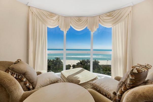 Bedroom, Interior, Water