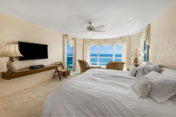 Bedroom, Interior, Water