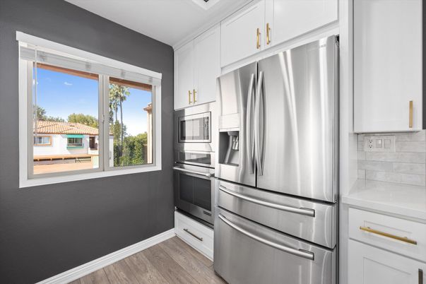 Interior, Kitchen, Stainless Steel Appliances, Wood Texture Flooring