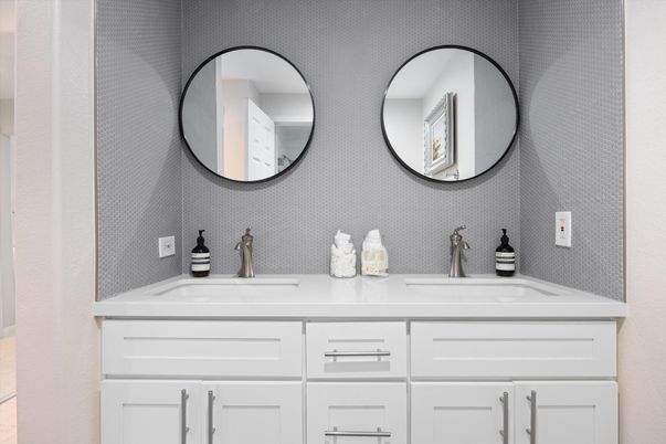 Bathroom, Dual Sink Vanities, Interior