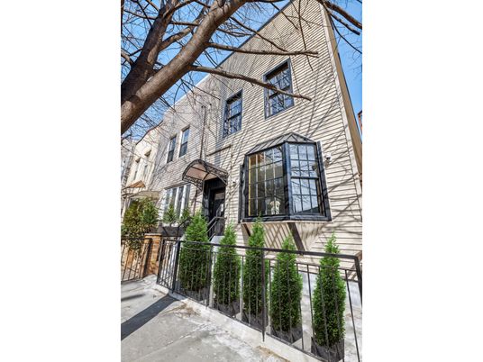 Exterior, Facade, Rowhouse
